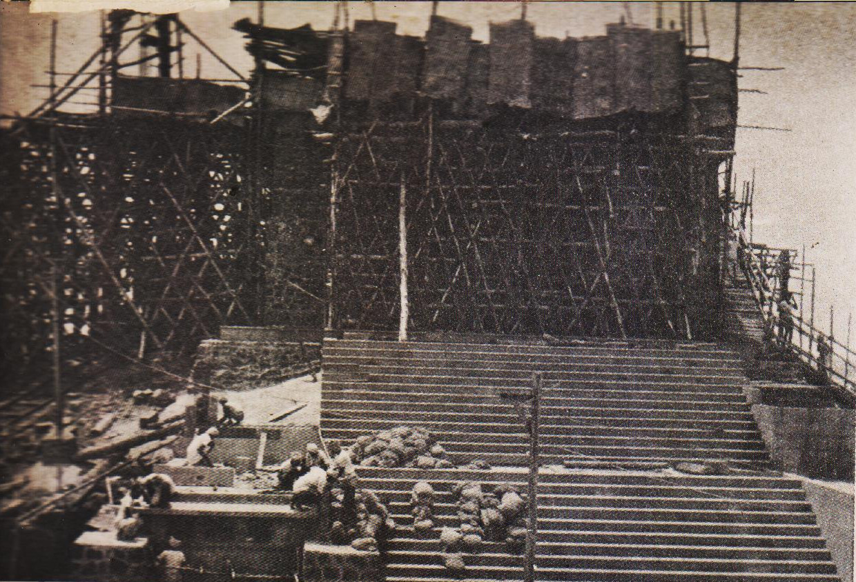 A view of the Mukha Mandapam and the front portion of the Sahiba Mandapam under construction.