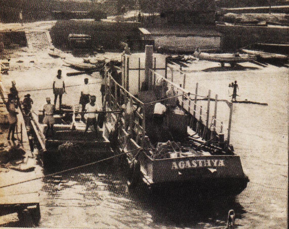 The Committee's tug-boat "Agastya" getting ready to tow a loaded pontoon to the Rock.